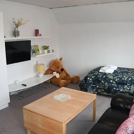 Lovely Town - Sleeps 5 Parking & Garden