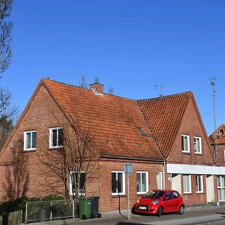 Lovely Town - Sleeps 5 Parking & Garden Gram