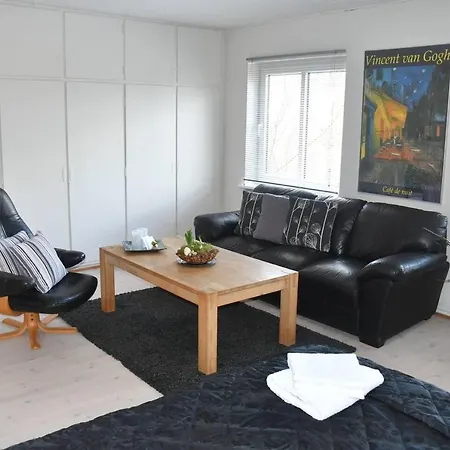 Apartment Lovely Town - Sleeps 5 Parking & Garden *