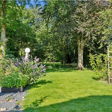 Apartment Lovely Town - Sleeps 5 Parking & Garden *
