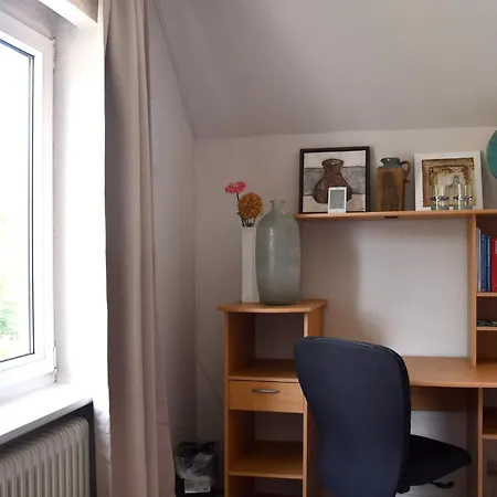 Apartment Lovely Town - Sleeps 5 Parking & Garden *