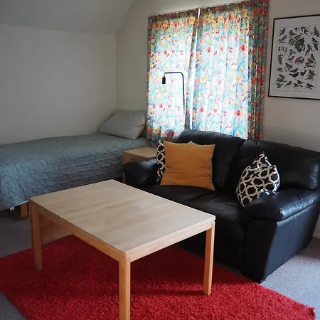 아파트 Lovely Town - Sleeps 5 Parking & Garden *